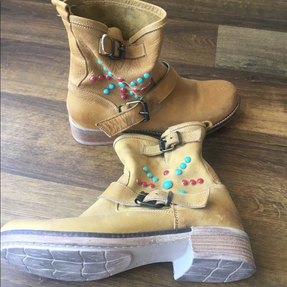 Leather booties inside and out , made in Italy